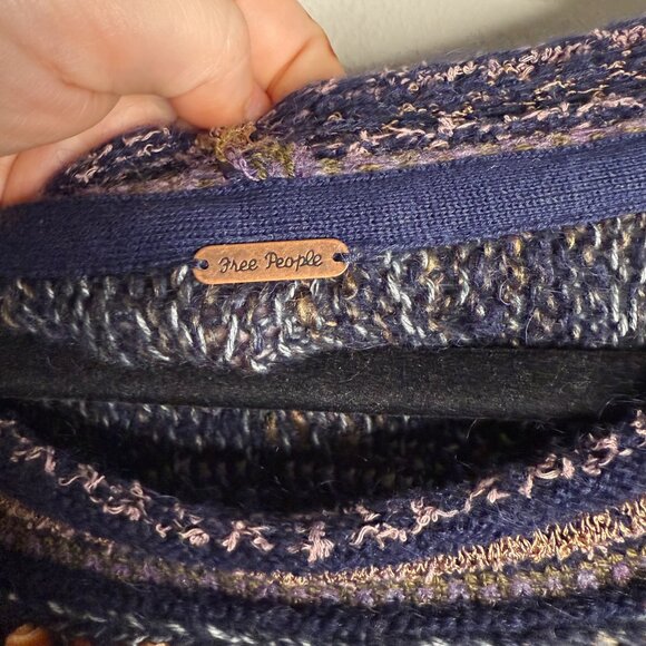 Free People Women's Navy Craft Time Boho Bell Sleeve Sweater Top Chic bell sleev - Picture 4 of 7